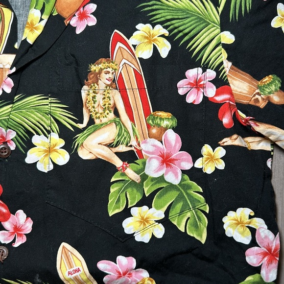 Aloha Republic Hawaiian Girl Short Sleeve Button Down - Small - Picture 5 of 6
